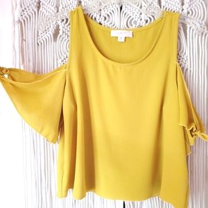 Cold shoulder Top